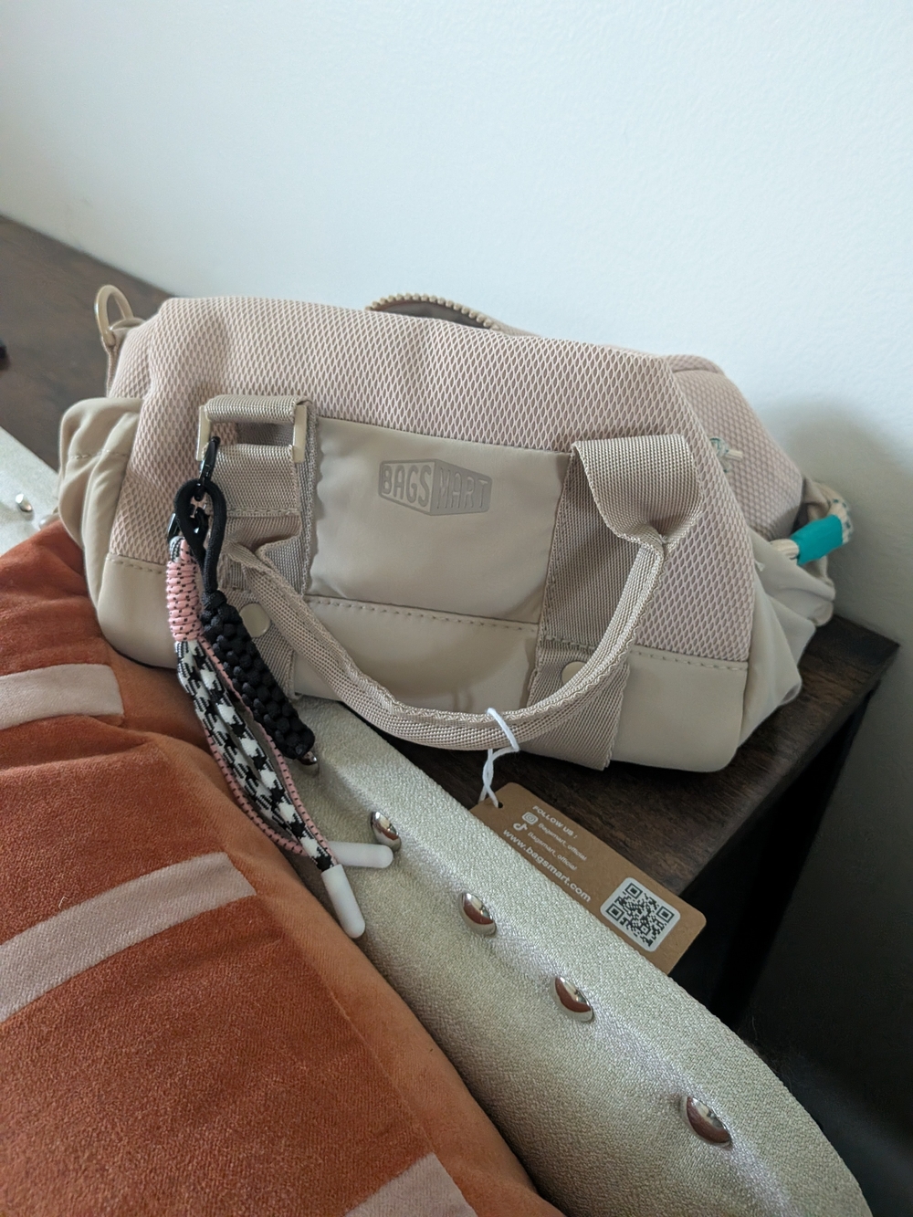 REIKI 5.5L Mini Duffle in Beige - Picture 4 of 6